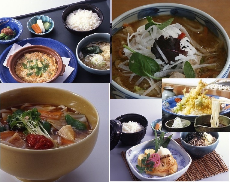 カツ煮かき揚げとろろ蕎麦出ています!