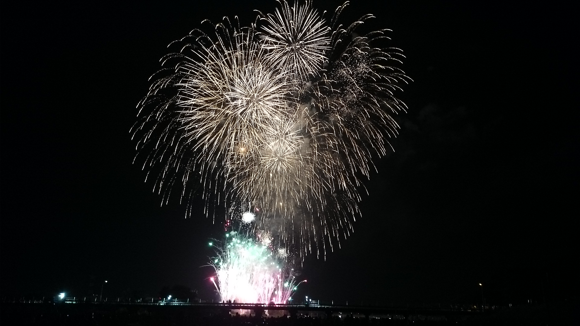 明日はメンテナンスの為朝８時からの営業です!!
