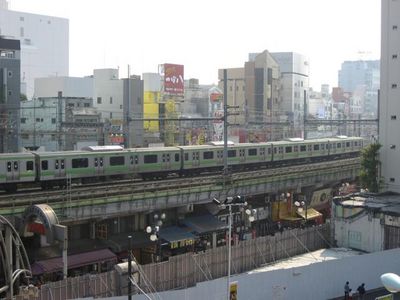 出張です