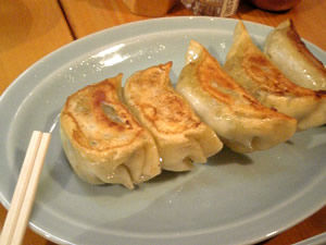 餃子も旨い