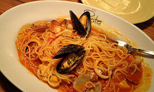 お昼はパスタ