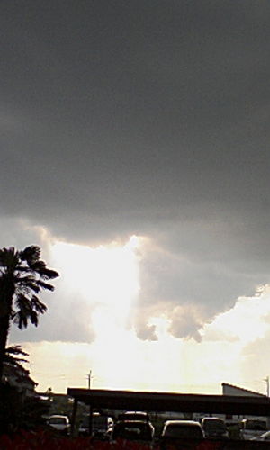 雲の隙間から ・