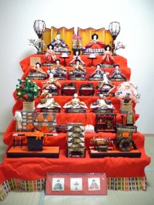 ひな祭りもうすぐですね。